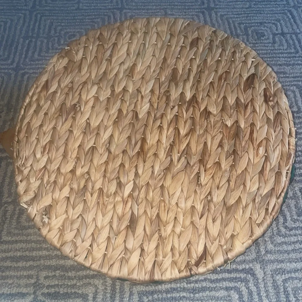 BN Hand crafted display tray made from plant